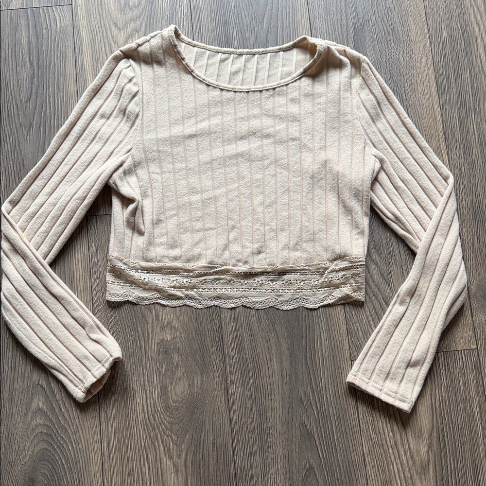 SHEIN Cream Ribbed Long-Sleeve Lace-Hem Crop Top